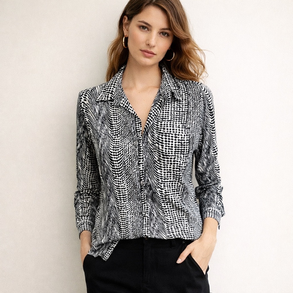3/$25 |Prado Black & White Abstract Print Blouse | Long Sleeve | Modern Chic | L